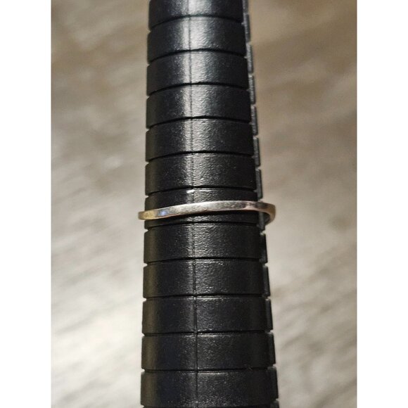 14K White Gold Diamond Ring Size 7 - 1.00g - Picture 3 of 5